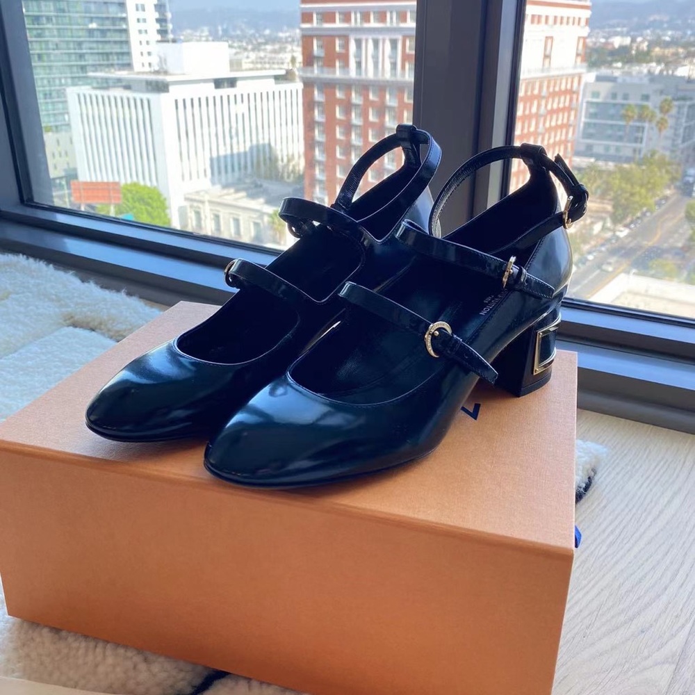 Louis vuitton pump 38.5